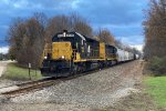 WAMX 4124 & 4189 roll north with a short GDLK303